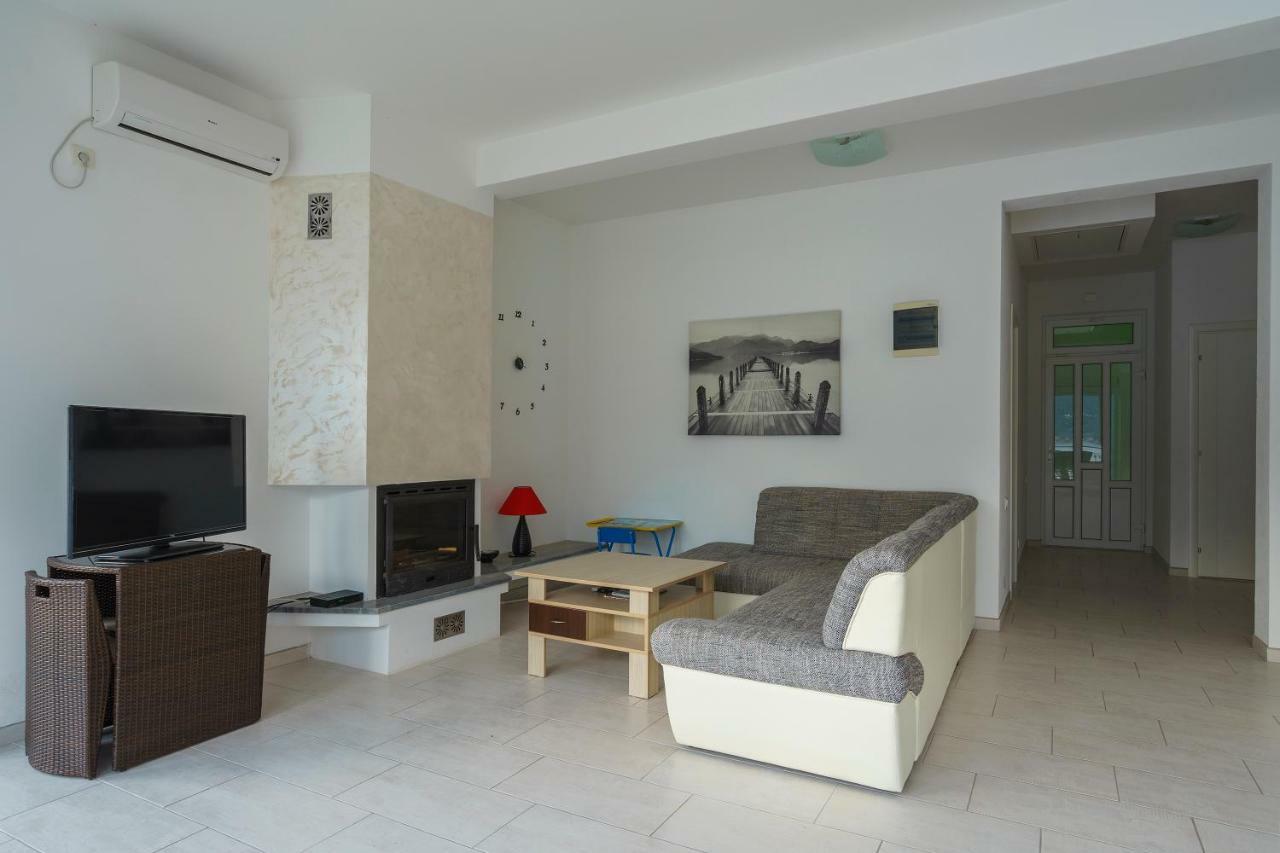 דוני מוריני Villa Kosta מראה חיצוני תמונה